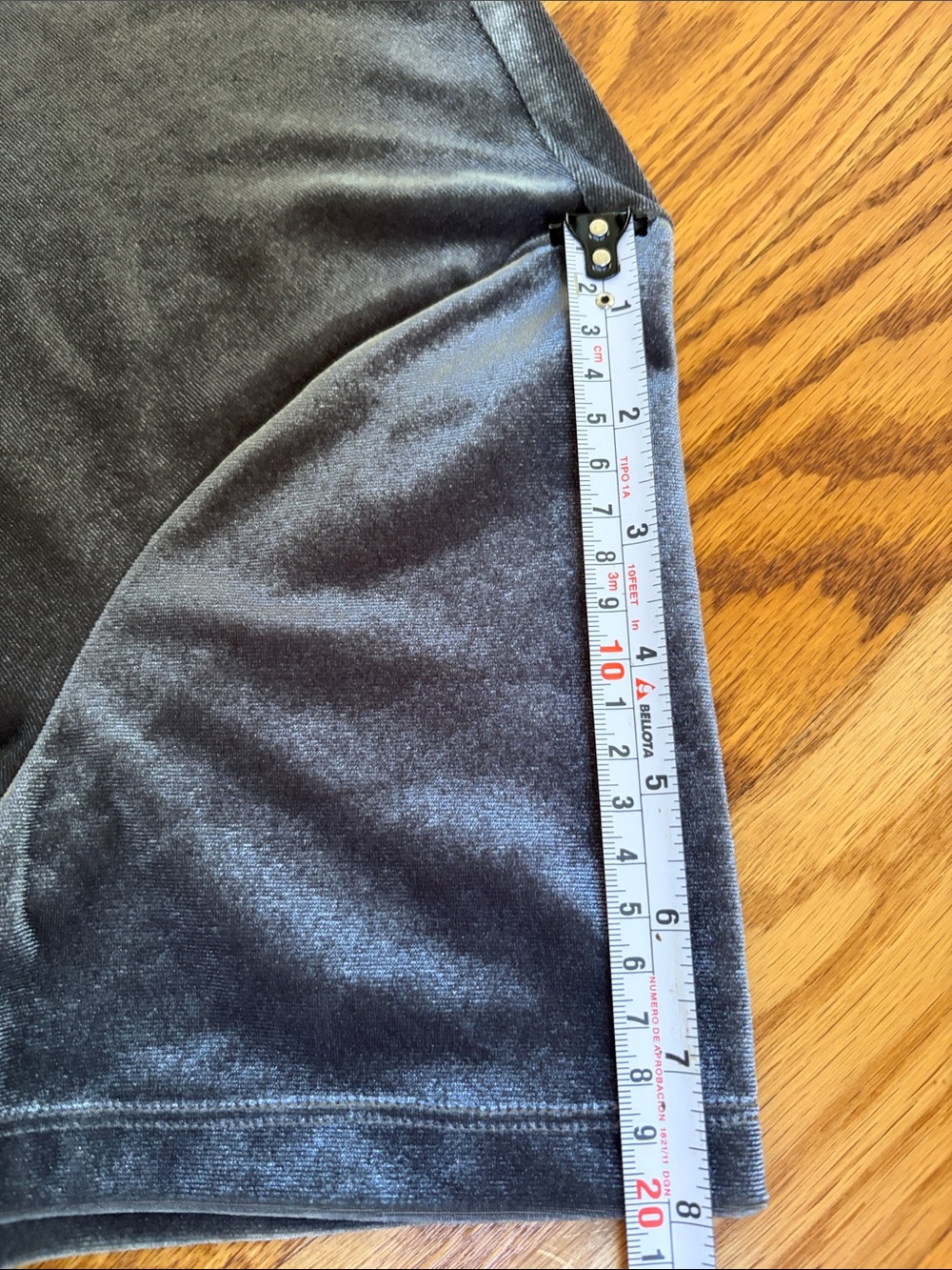 White House Black Market Gray Velvet Short Sleeve Dress w/elastic belt. Size: XL - Picture 8 of 10